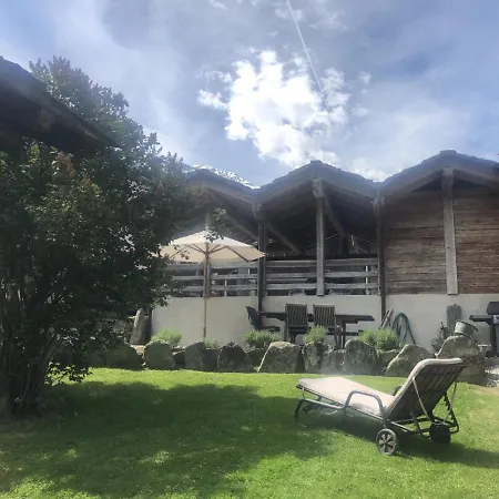 The Cosy Isba - D Hotes - Val De Bagnes - Verbier Bed and Breakfast